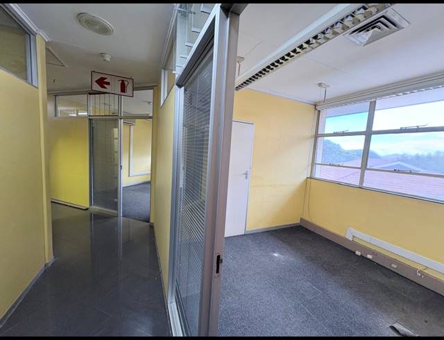 2,565M² OFFICE TO LET IN RANDJESPARK